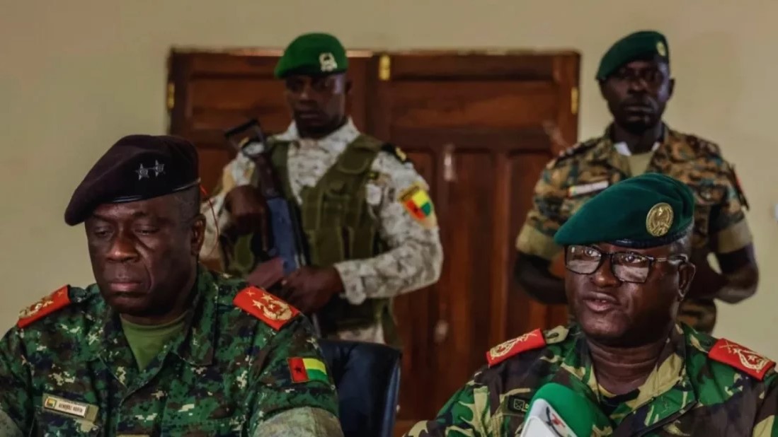 গিনি-বিসাউয়ের প্রেসিডেন্ট গ্রেপ্তার, ক্ষমতা দখল করল সেনাবাহিনী